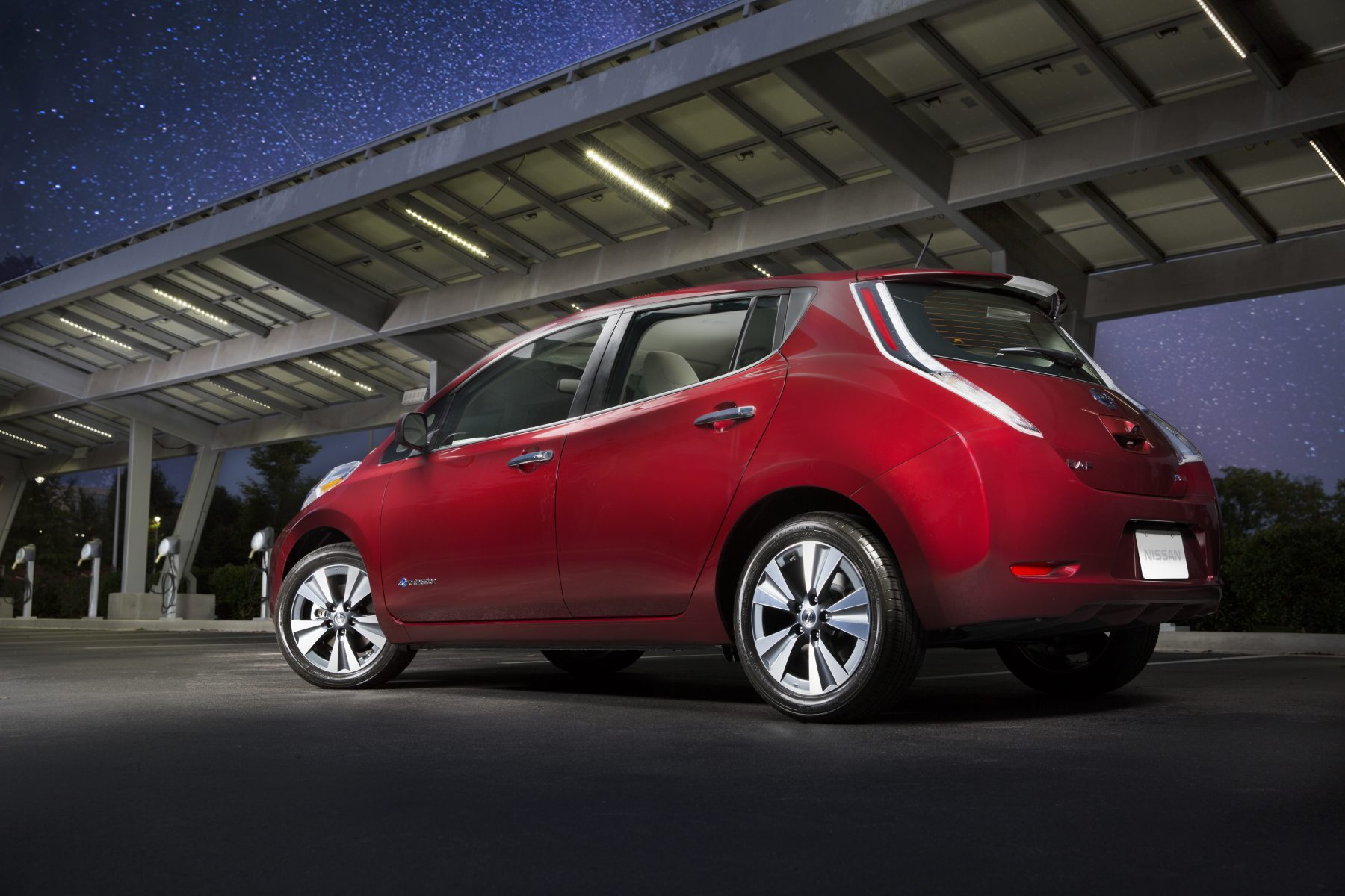 Канадская провинция будет использоваться для сбрасывания грунта Nissan Leaf