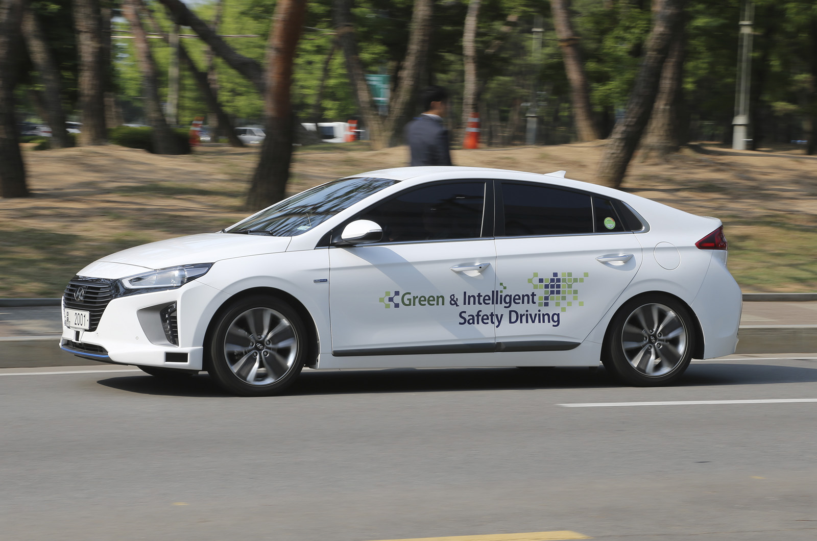 Hyundai Ioniq гибридный автономный — первая поездка