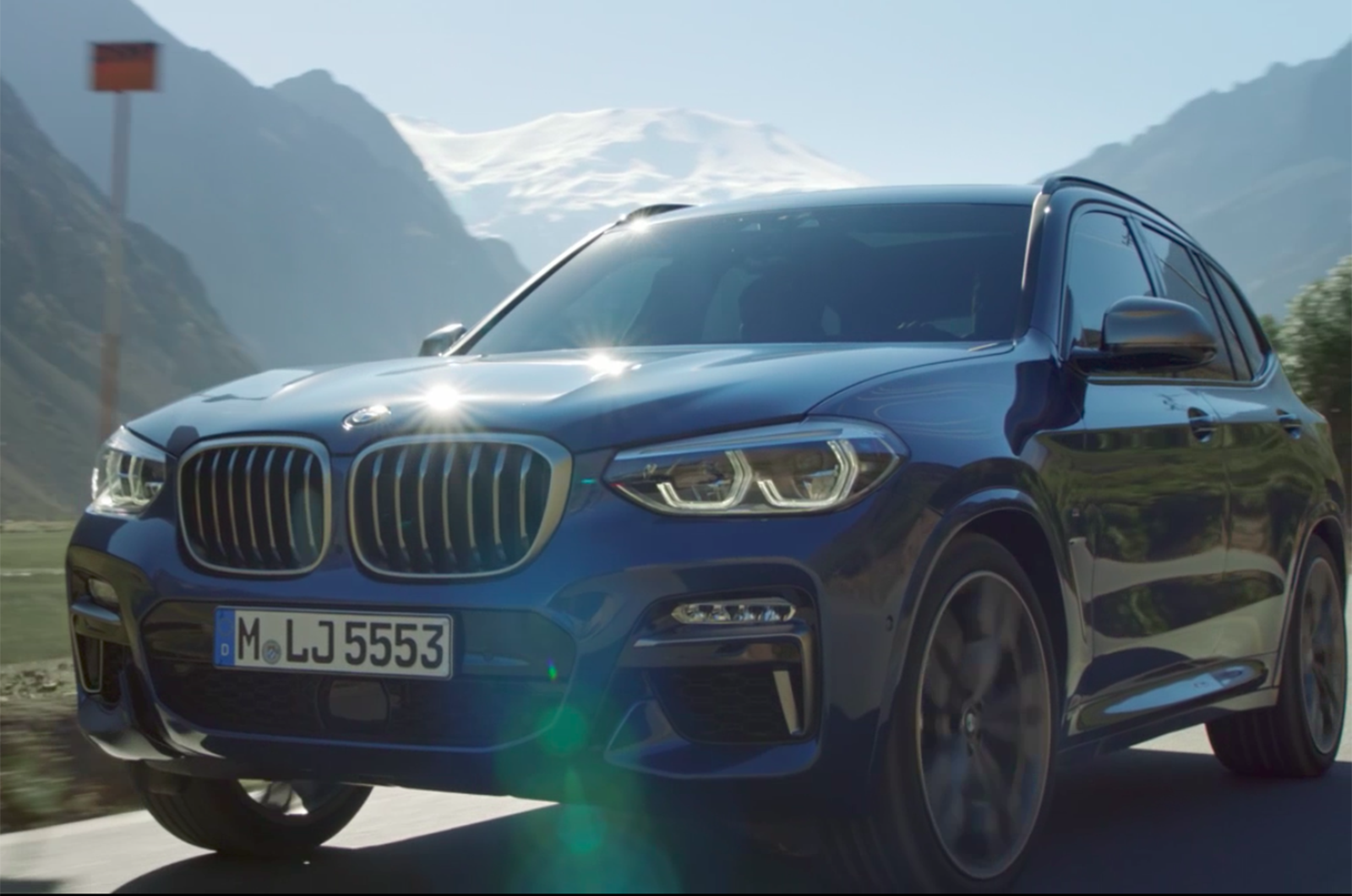 2017 BMW X3: изображения, видео и детали течет впереди официального показа