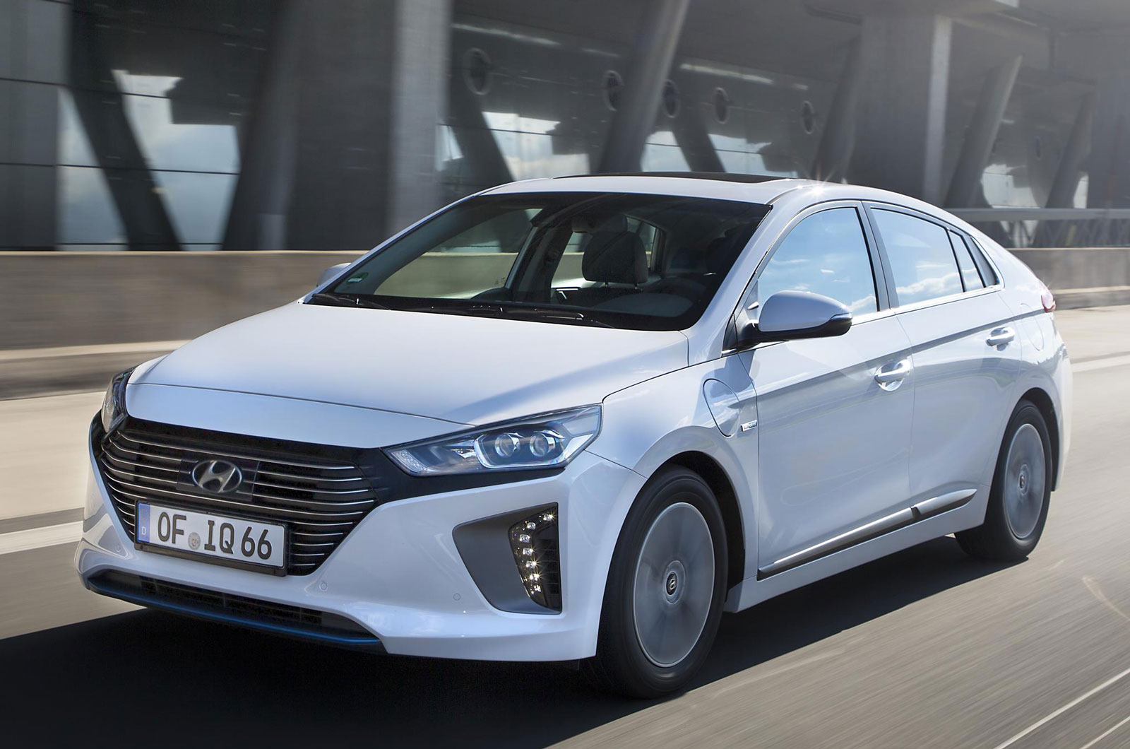 Новый плагин Hyundai Ioniq для подключения электрифицированного диапазона, стоимостью от 24 995 фунтов стерлингов