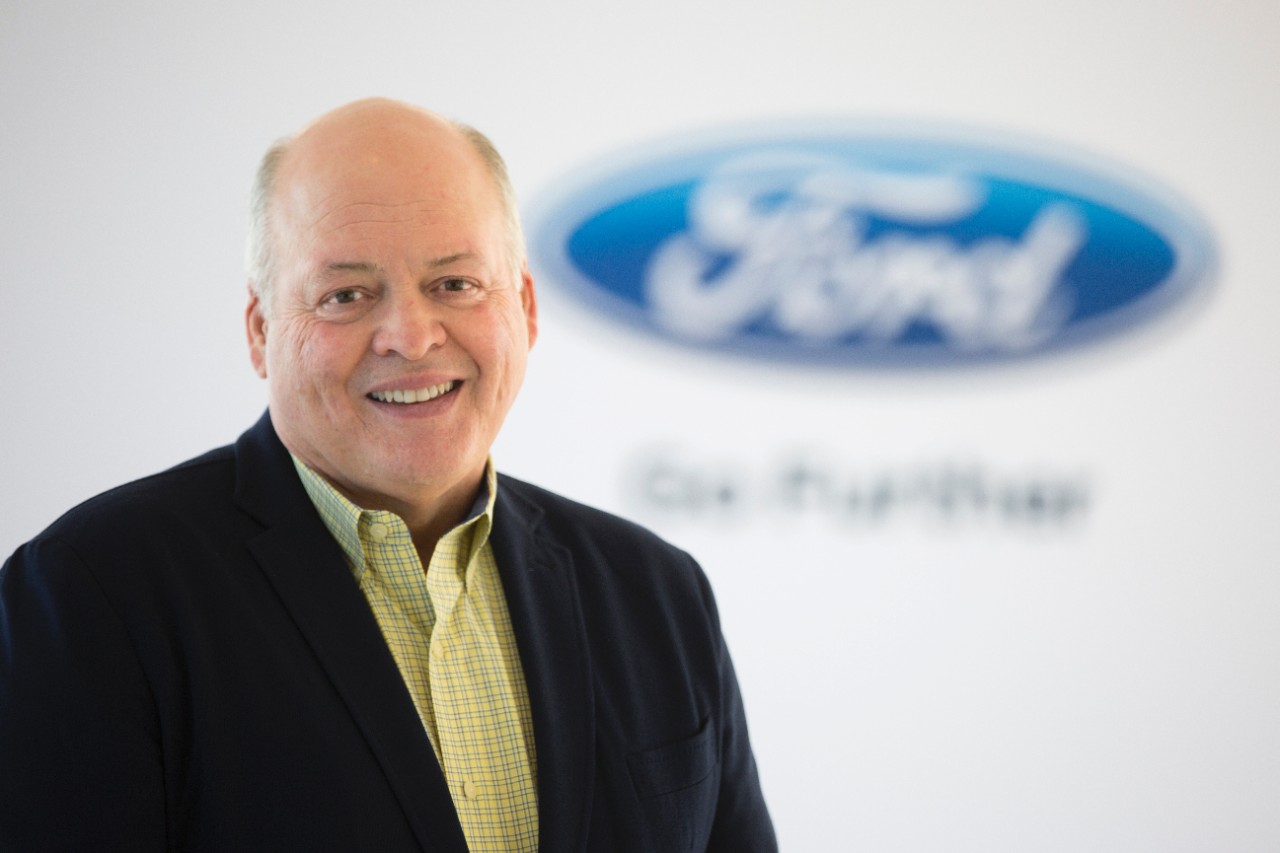 Просто сделайте решение уже: генеральный директор Ford хочет, чтобы автопроизводитель поднял темп