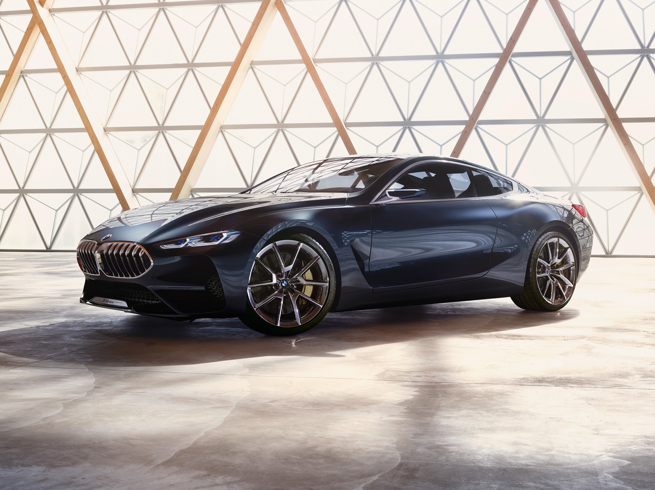 Вместительность на вершине: BMW 8-й серии дебютирует в концептуальной форме