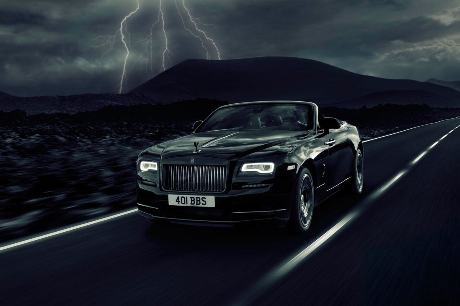 Rolls-Royce выпускает специальный выпуск специального трека «Dawn Black Badge» 593bhp