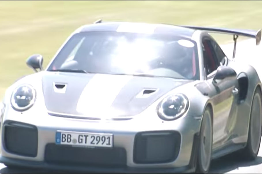 Porsche 911 GT2 RS: новое видео показывает спортивный автомобиль 690bhp в Гудвуде