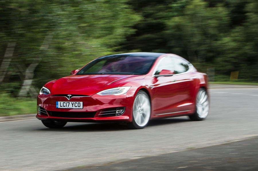 Пользователи Tesla Autopilot предложили 5% скидку на страхование в Великобритании